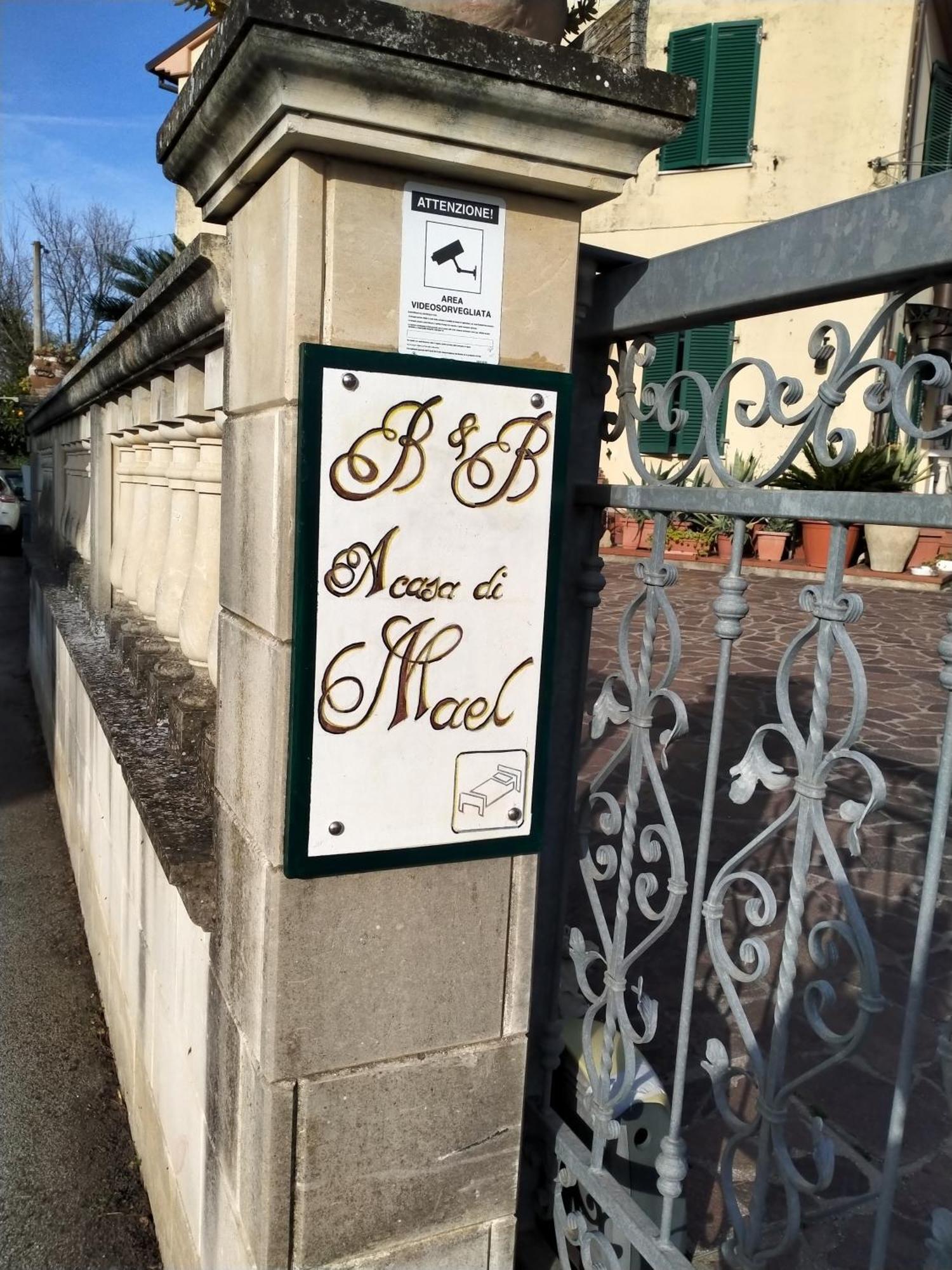 B&B A Casa Di Mael San Costanzo Exterior photo
