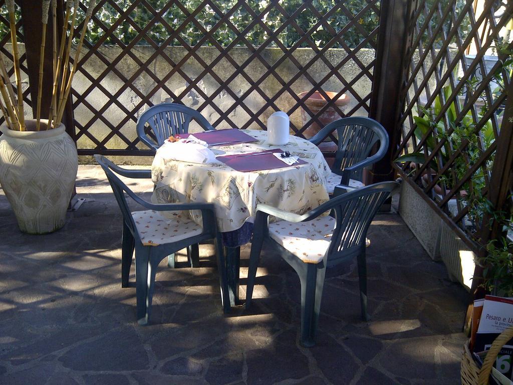 B&B A Casa Di Mael San Costanzo Exterior photo