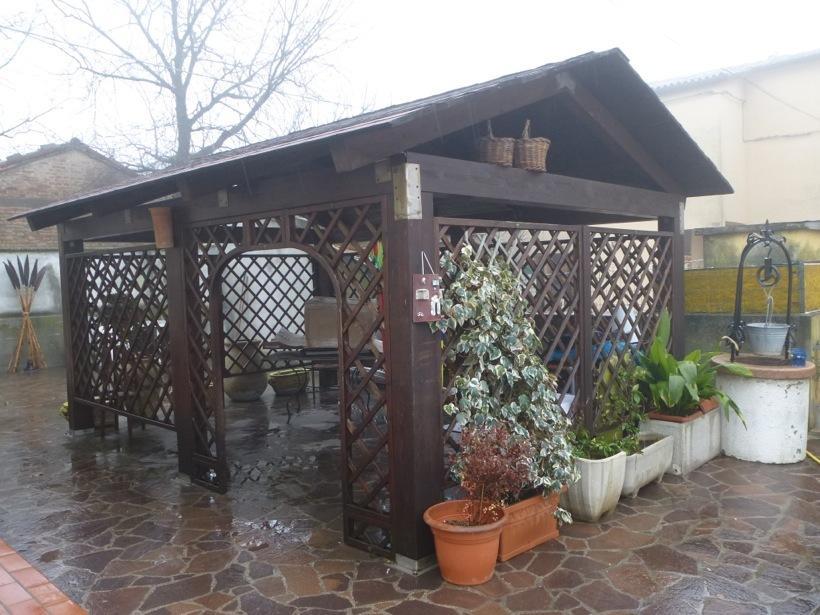 B&B A Casa Di Mael San Costanzo Exterior photo