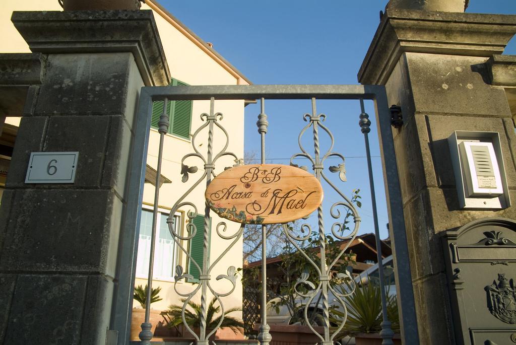 B&B A Casa Di Mael San Costanzo Exterior photo